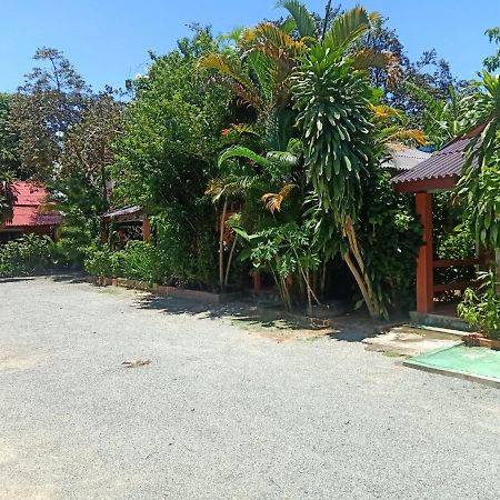 白马市 Pina House酒店 外观 照片