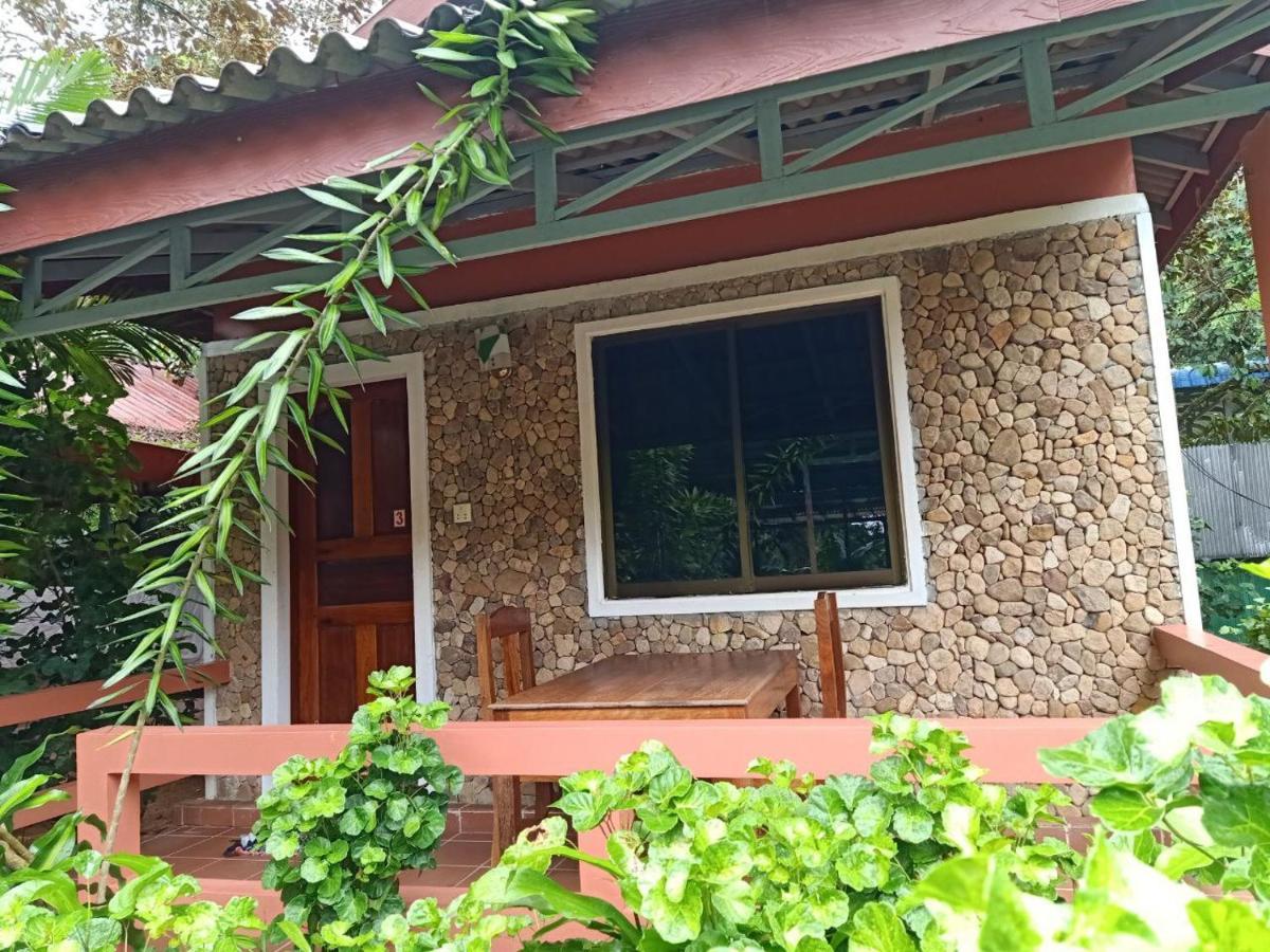 白马市 Pina House酒店 外观 照片